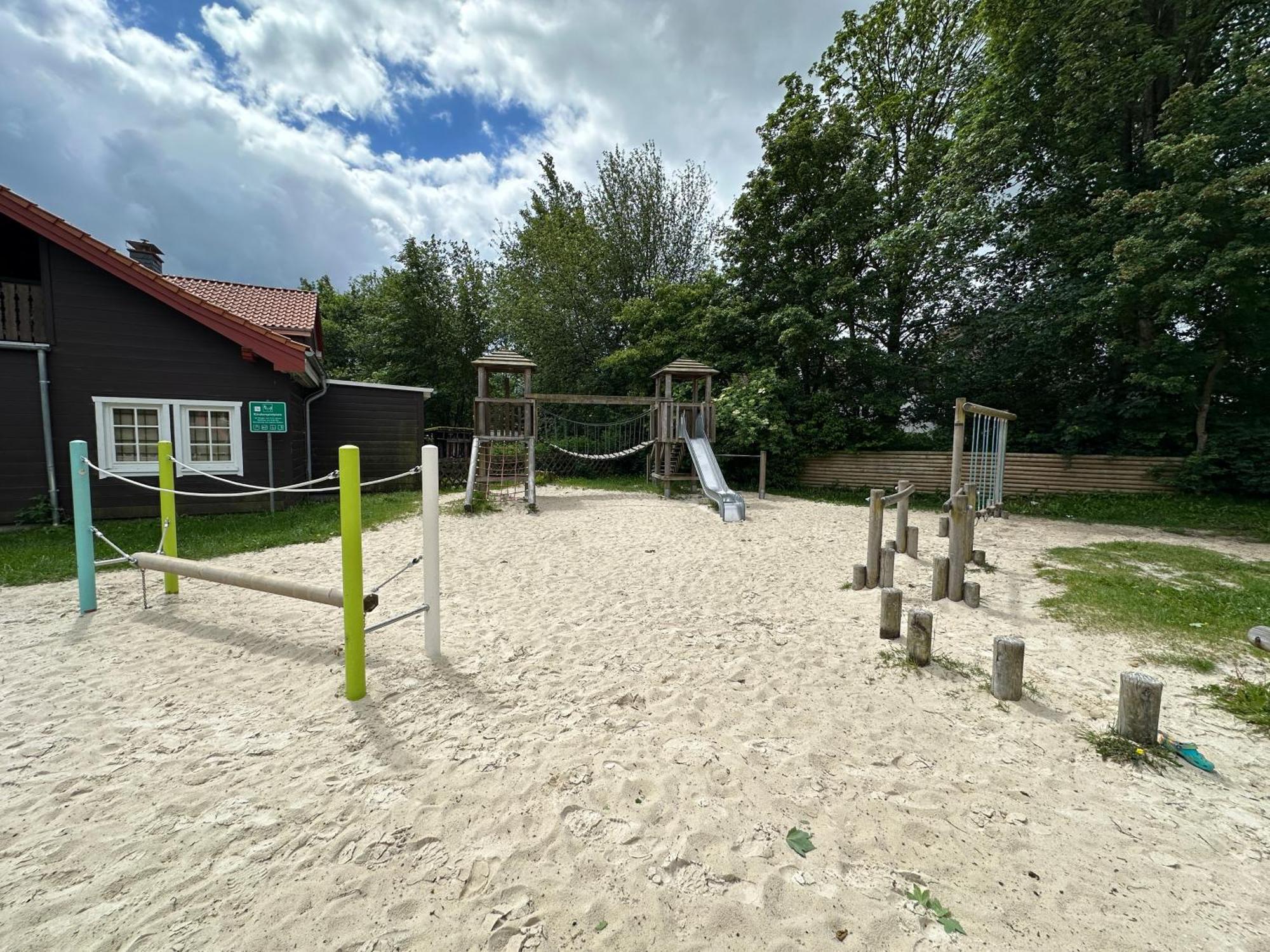 Townhouse Am Kurpark - Top Bewertet Von Familien! Ruhig, Zentral - Mit Terrasse, Parkplatz, Wallbox, Grill, Und Inklusive Waeschepaket Braunlage Exterior photo